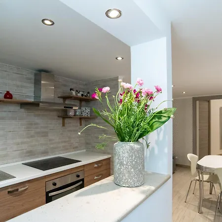 アパート Garitta House *