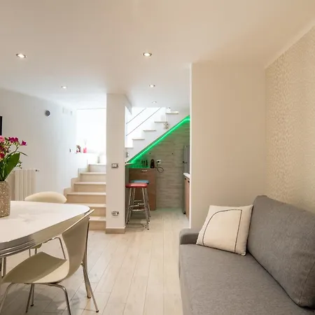 アパート Garitta House *